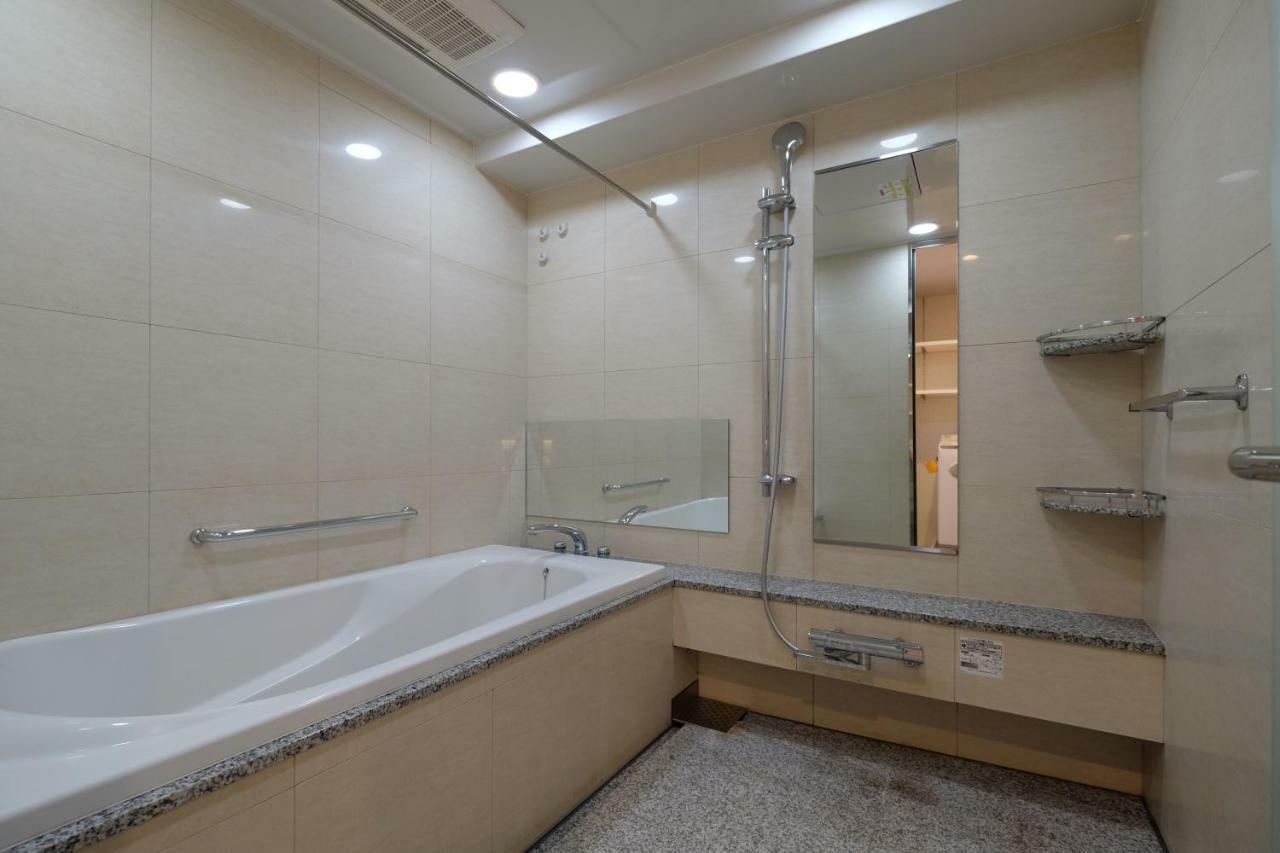 Ookini Hotels Nipponbashi Apartment Osaka Bagian luar foto